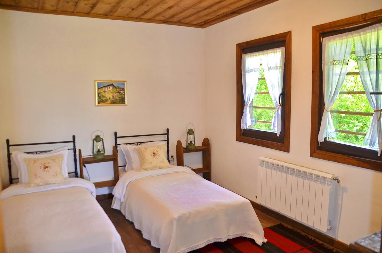 Kalinia Guesthouse B&B Kovacevica Exterior photo